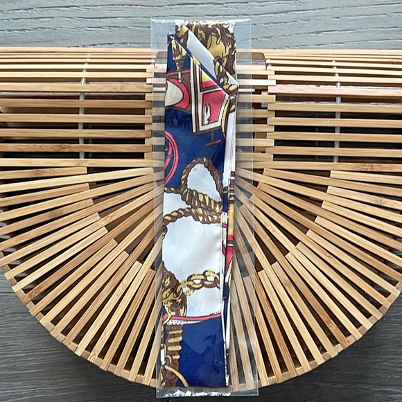 Bamboo Large Tote Bag w/ Scarf and Dust Bag-13”x 9”x 4” - Picture 6 of 14